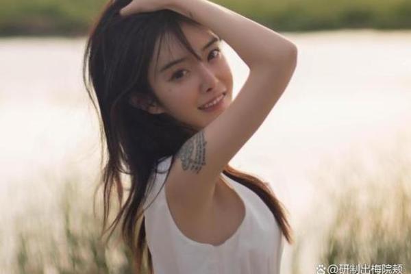 脚板大的女人：揭示她们的命运与魅力之谜